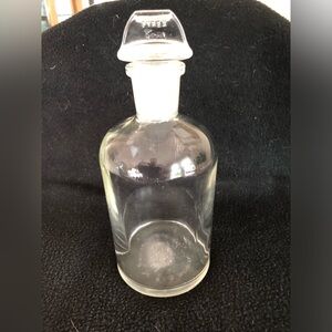 Vintage Pyrex F-8 Apothecary / Chemist Bottle with Top Ground Stopper